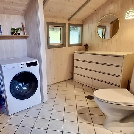 Semesterbostad Ferienhaus-zwischen-wald-und-meer-mit-sauna-und-kamin